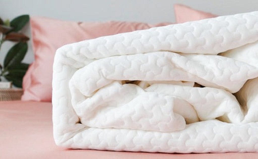 Should a pillow protector be waterproof