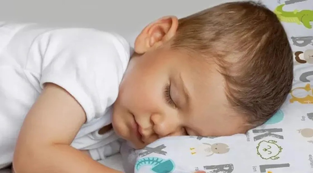 Can you give a 3 year old a pillow