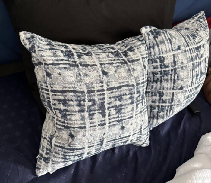 Sofa Looks Ugly? Check EIUE Throw Pillow Inserts and Charm Now
