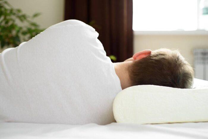 How to Choose the Best Pillow for Back Sleepers to Support Neck and Spine Alignment
