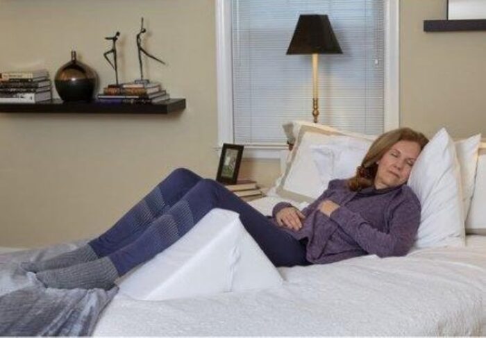 How to Choose a Knee Replacement Wedge Pillow for Faster Recovery and Comfort