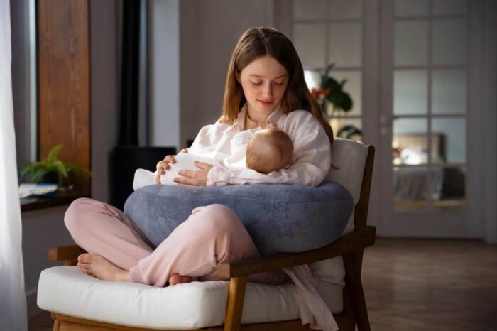 How to Pick the Best Nursing Pillow for Comfort and Proper Baby Support