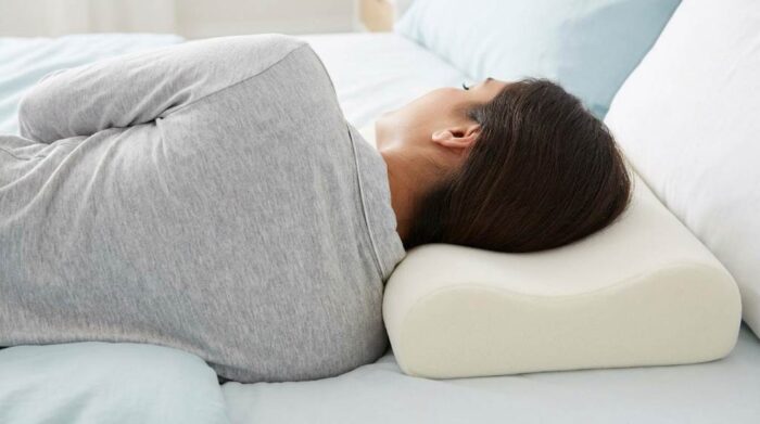 Lumbar support pillow improving sitting posture at desk